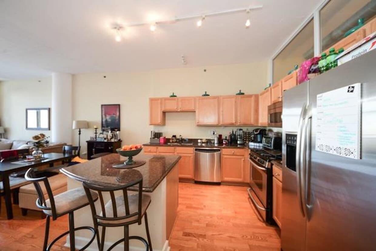 Photo - 1305 S Michigan Ave (Chicago, IL)
