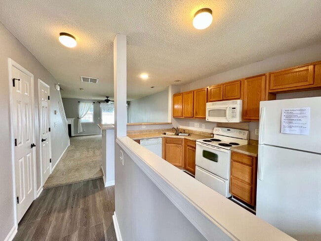 Photo - STEELECREEK TOWNHOUSE!