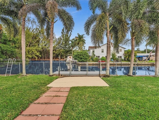 Building Photo - Southwest 42nd Terrace, Fort Lauderdale, FL 33314 - 3 BR 2 BA house