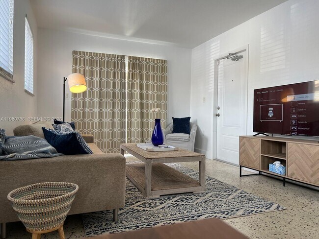 Photo - 1736 SW 3rd St Unit 1