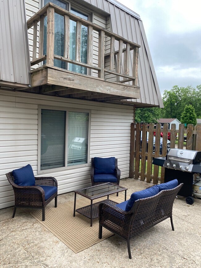 Photo - 917 Davis Blvd