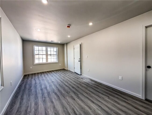 Photo - 28 Julian St