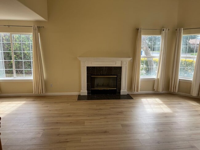 Photo - CAMPBELL - Executive 5 bedroom home in a desirable neighborhood