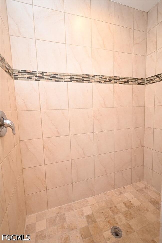 Photo - 1914 NE 13th Pl