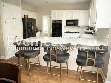 Photo - 4580 Village Dr