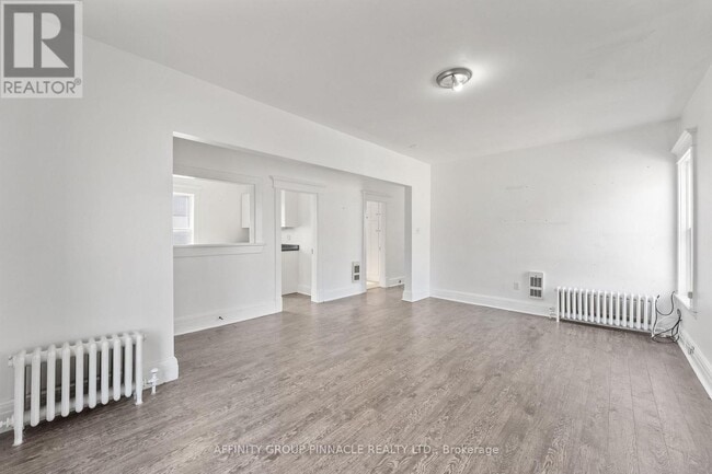 Photo - 255 Kent St W Unit Upper