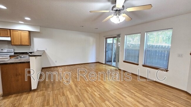 Photo - 8102 NE 36th Ct