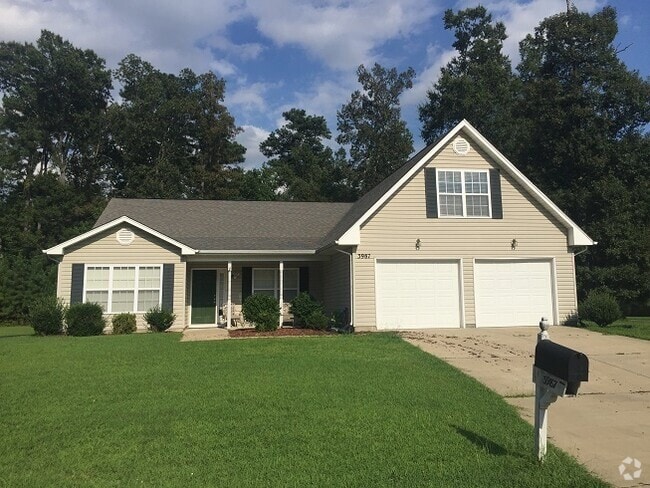 Building Photo - Living the RANCH Life with fenced back yar... Rental