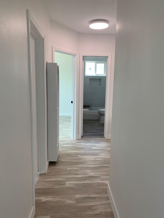 Photo - 2217 Marshallfield Ln Unidad B