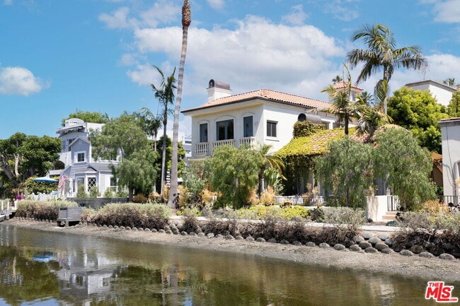 Building Photo - 420 Carroll Canal Rental
