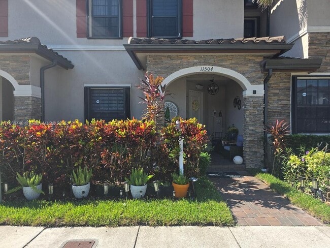 Building Photo - 11504 SW 250th St Rental