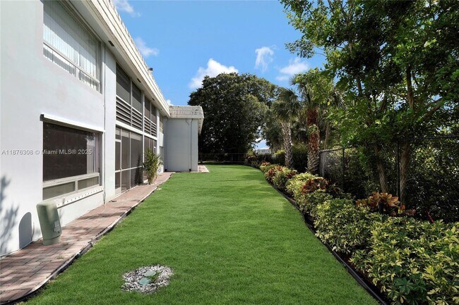 Photo - 4291 NW 9th Ave Unidad 104