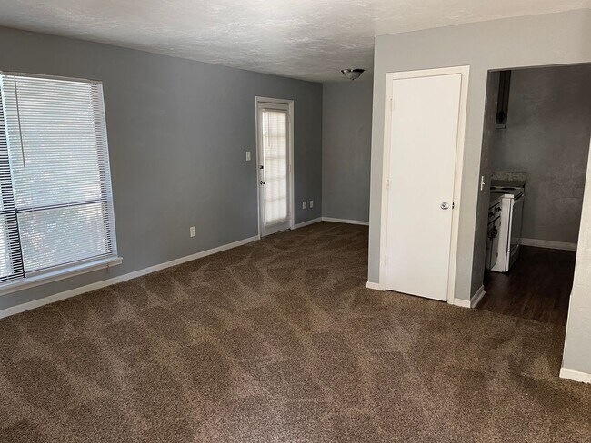 Photo - 2010 Bradford Ct Unidad C