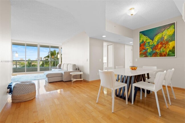 Photo - 21205 Yacht Club Dr Unit 707