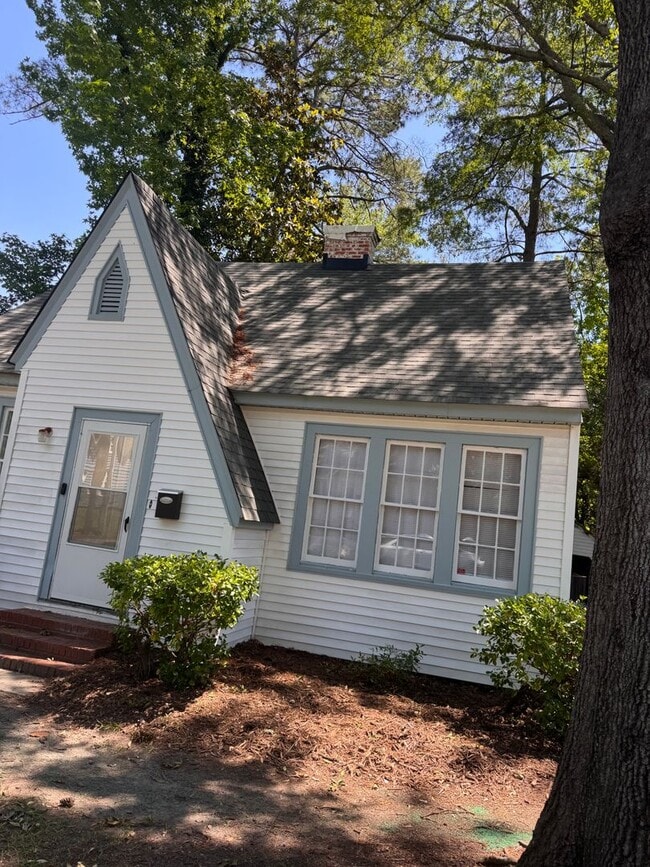 Building Photo - 2 Bedroom House for Rent