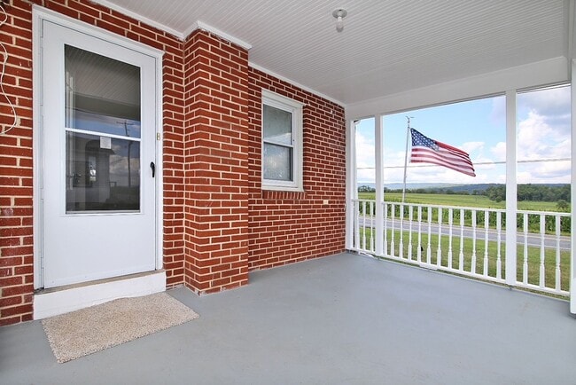 Photo - Fredericksburg 3 bedroom w 2 car garage