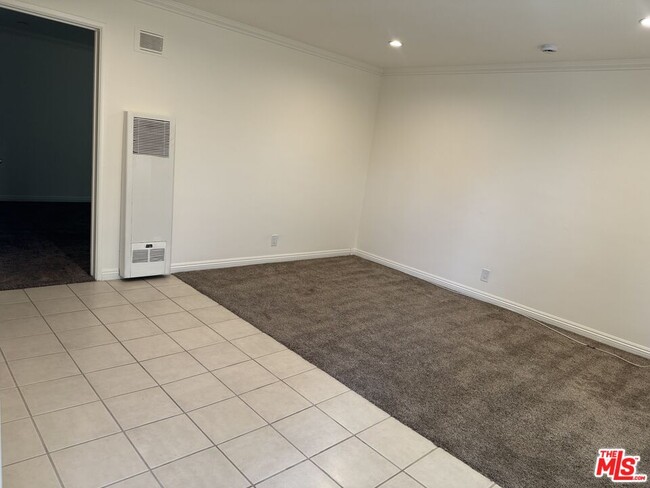 Photo - 2400 Vanderbilt Ln Unidad 2400B