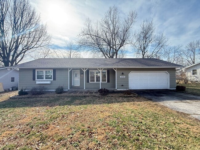 Building Photo - 3 Bed 1 Bath Ozark, MO