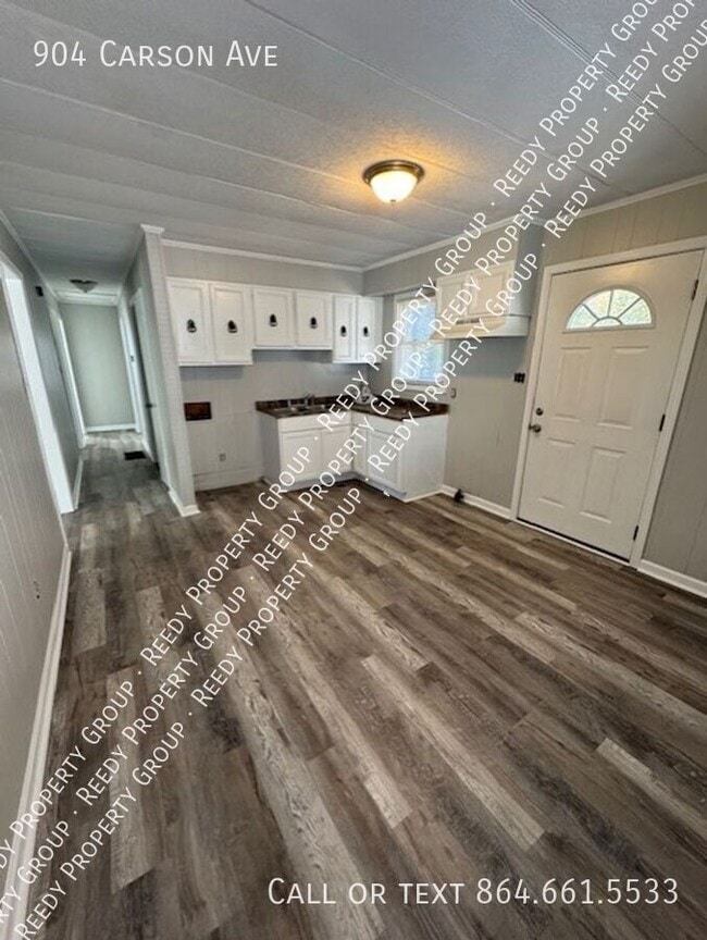 Photo - 904 Carson Ave