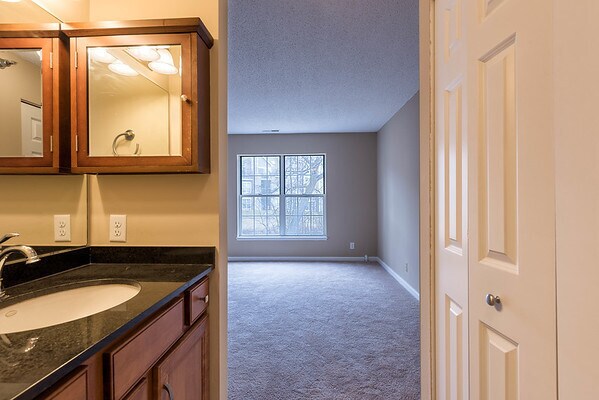Photo - Gorgeous 2 Bed / 2 Bath Minnetonka Townhom...