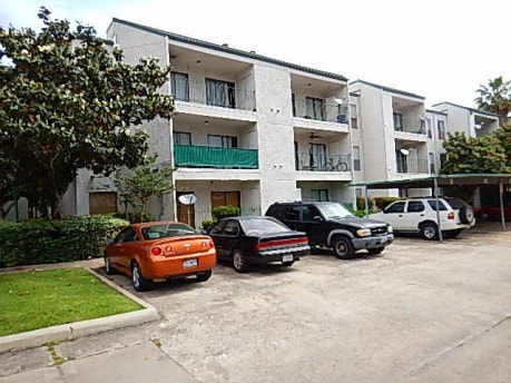 Building Photo - 2820 S Bartell Dr Rental