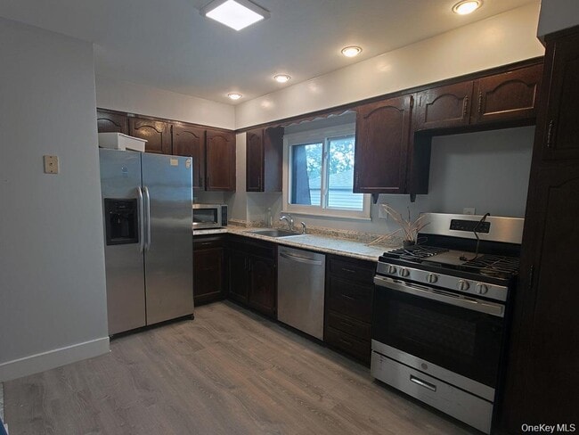 Photo - 256-20 Craft Ave