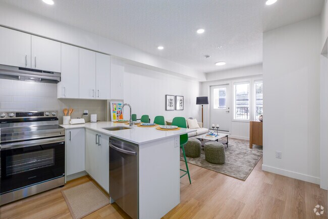 1BR, 1BA - Kitchen - 55 Shawnee Blvd SW