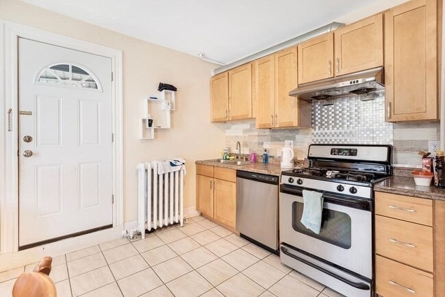 Building Photo - 285 E Squantum St Unit 2