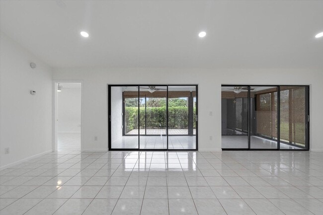 Photo - 6510 Olivewood Cir