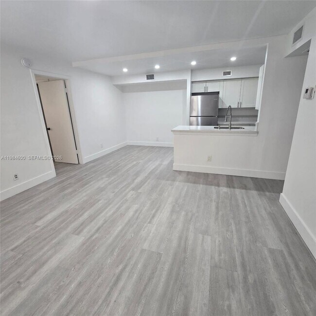 Photo - 10020 Winding Lake Rd Unit 10020