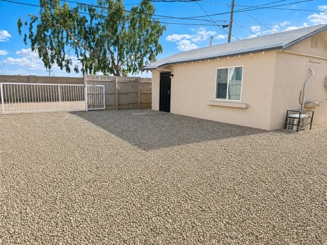 Patio privado - 421 W 9th St Unidad C