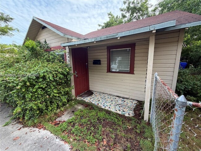 Photo - 2430 SW 25th Ter Unit 3