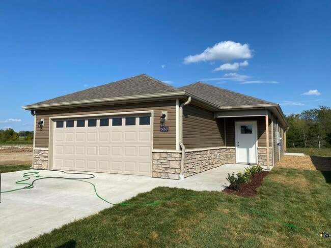 Building Photo - 6030 S Hummingbird Ln Rental
