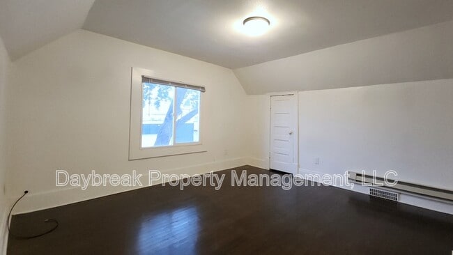 Photo - 6 11th St S