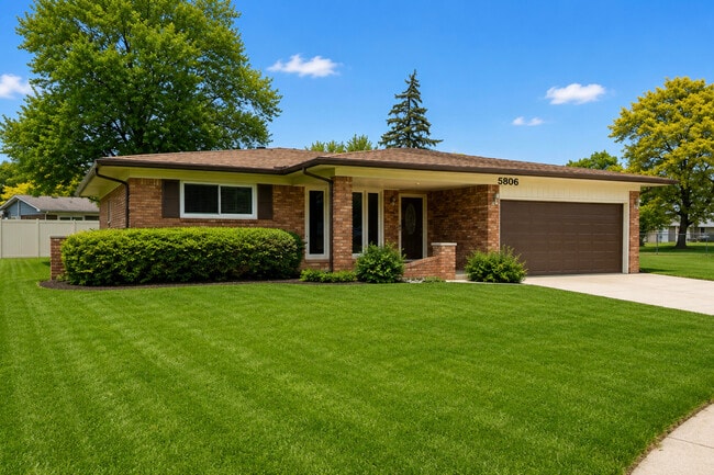 Photo - 5806 Wedgewood Rd