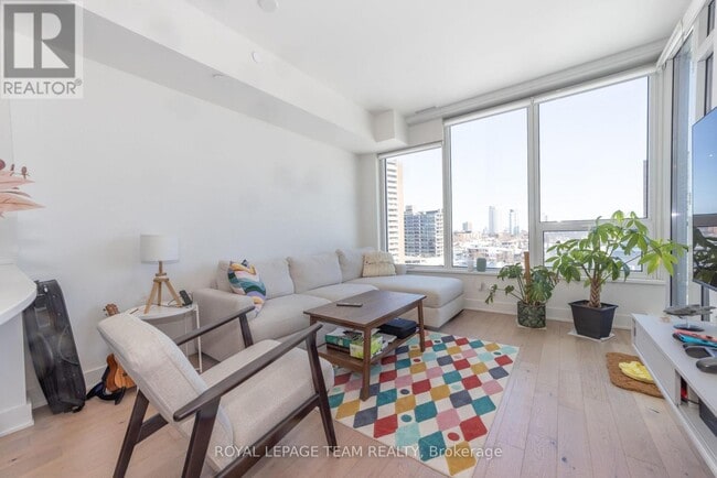 Photo - 485 Richmond Rd Unité 806