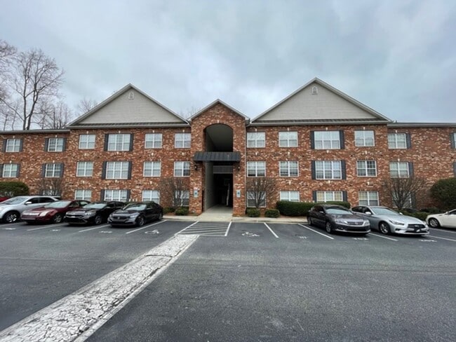 MacGregor Place Condo - MacGregor Place Condo