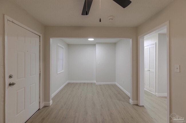 825 Booker Ave