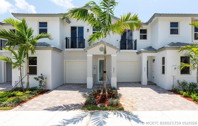 Building Photo - 6979 Pines Cir