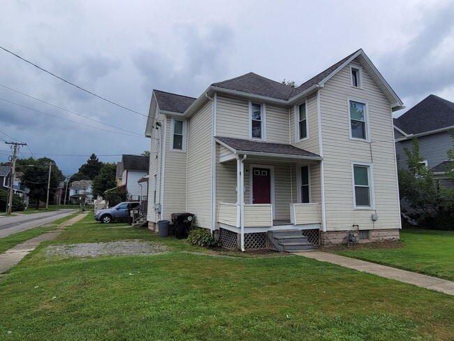 Building Photo - wmai302 Unit 2