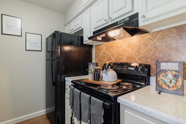 Building Photo - 6259 Westheimer Rd Unit 569 Rental