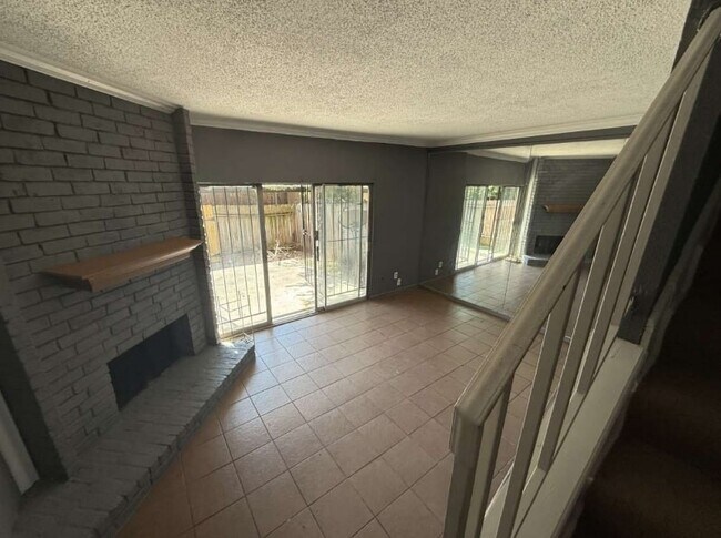 Photo - 7700 Creekbend Dr Unidad 103