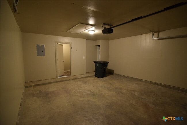 Building Photo - 4201 Bluestem Ln