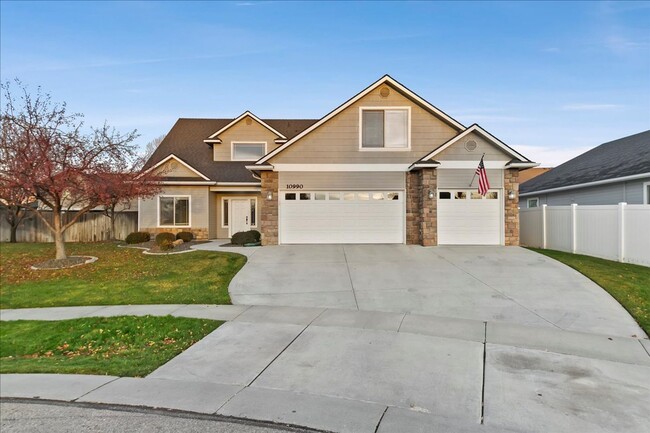 Gorgeous Two-Story Home in Star! - Gorgeous Two-Story Home in Star!