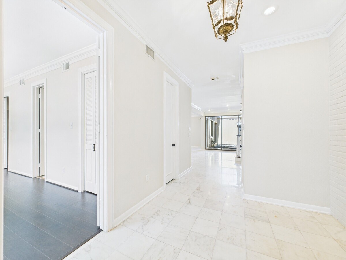 Photo - 7608 Del Monte Dr