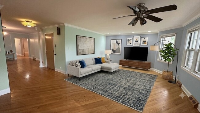 Photo - 5717 N St Louis Ave Unit 2