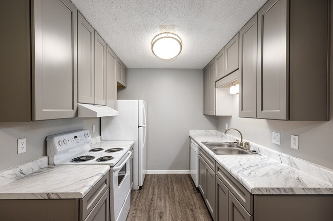 Building Photo - Cuyler Best Apartments