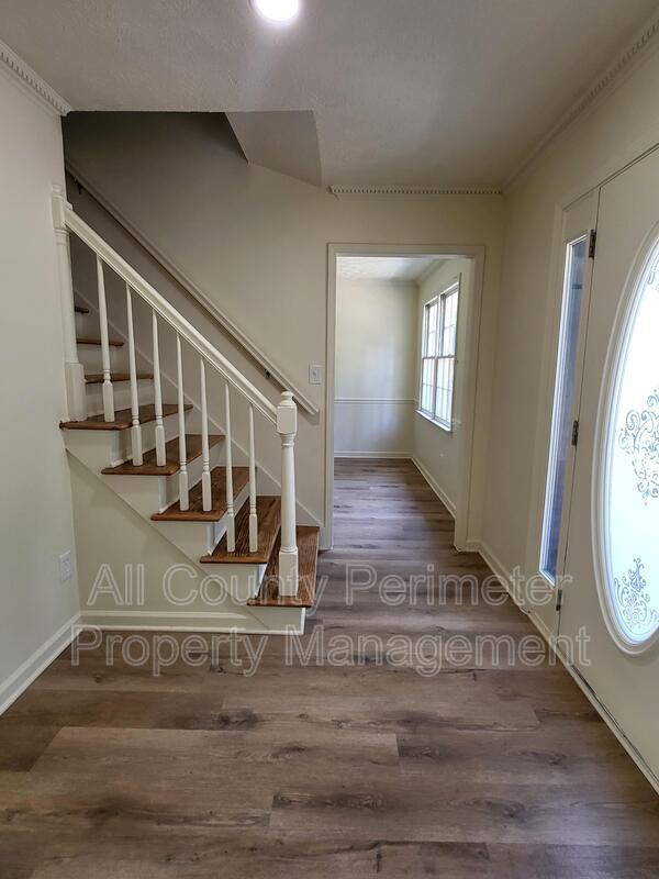 Photo - 1920 Shoreline Trace SW