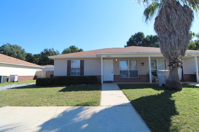 Building Photo - Coastal Living in Gulf Breeze! Spacious 2B... Unit A