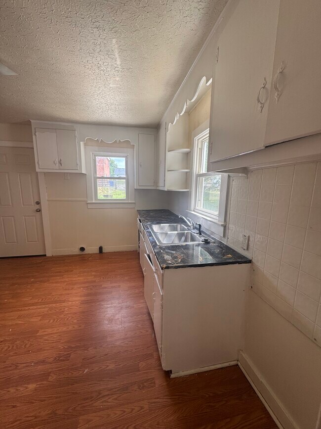 414 N High St